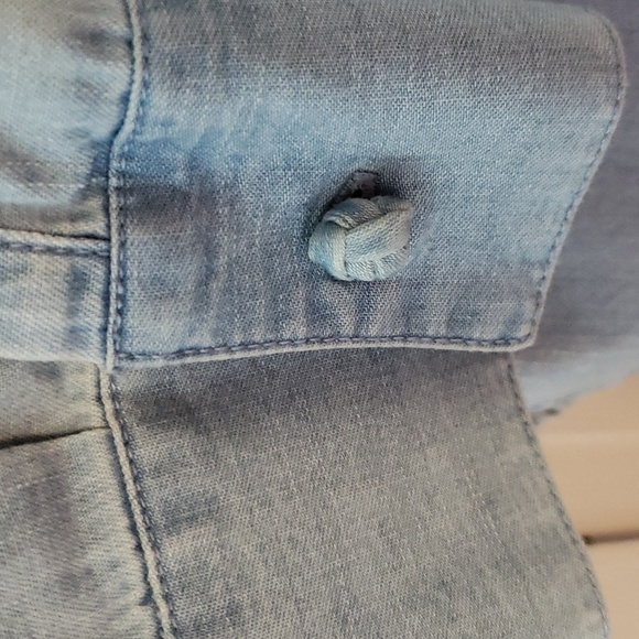 J Jill Denim shirt with nice detailed denim buttons, size L - Picture 2 of 5